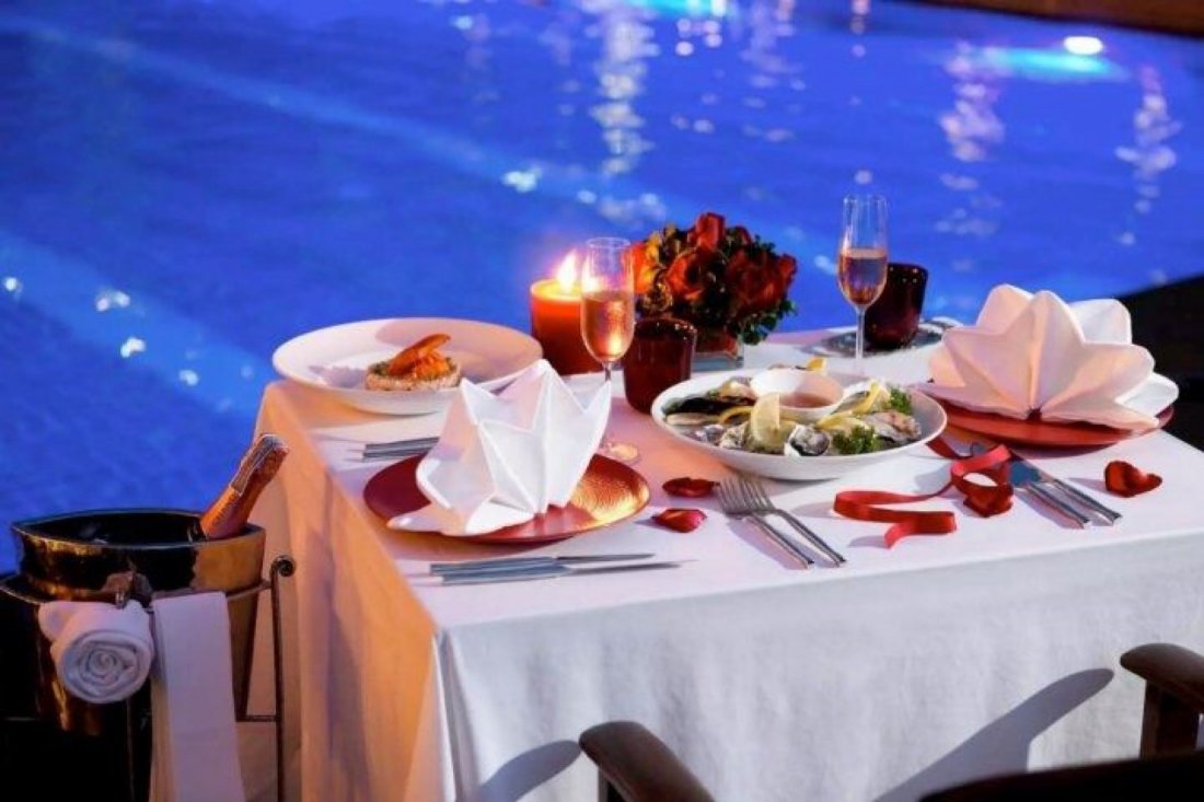 Poolside Candle Light Dinner at Aloft New Delhi Aerocity