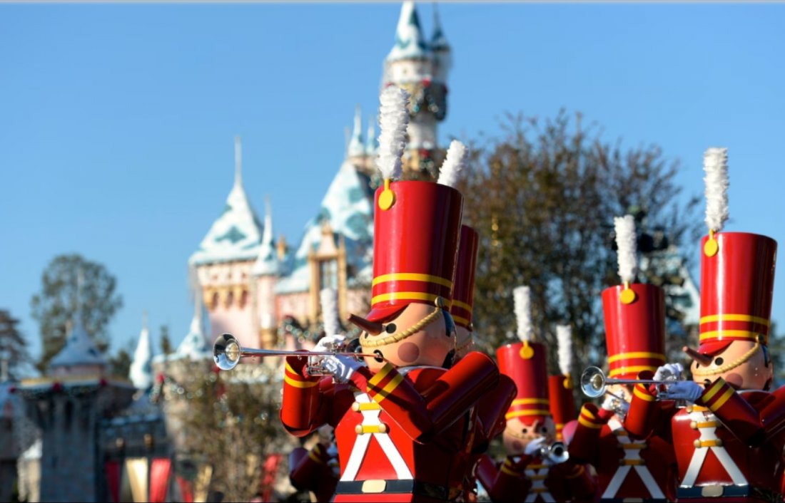 Disney's Christmas Fantasy Parade 2025