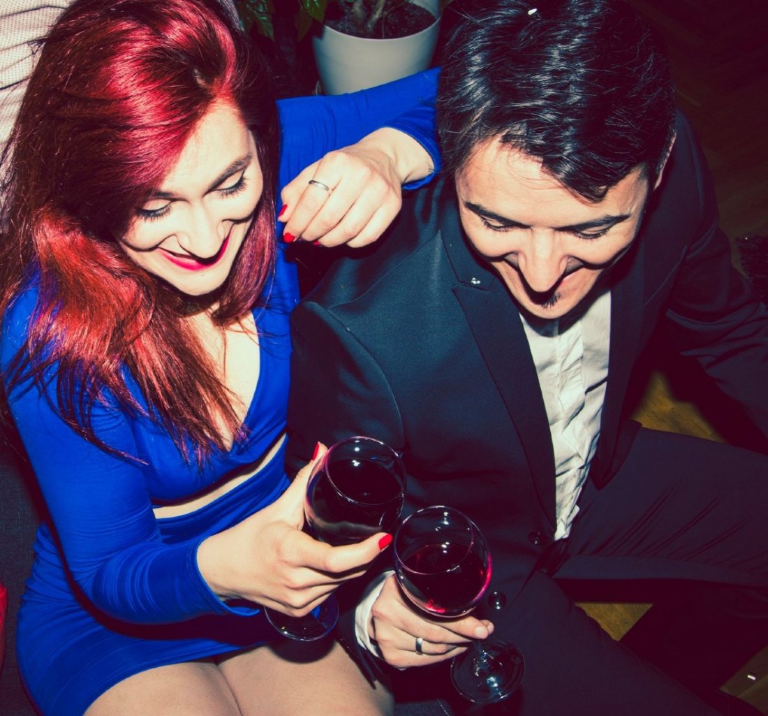 Mega Christmas Mix n Mingle Singles Party NYX style Ages 30-45