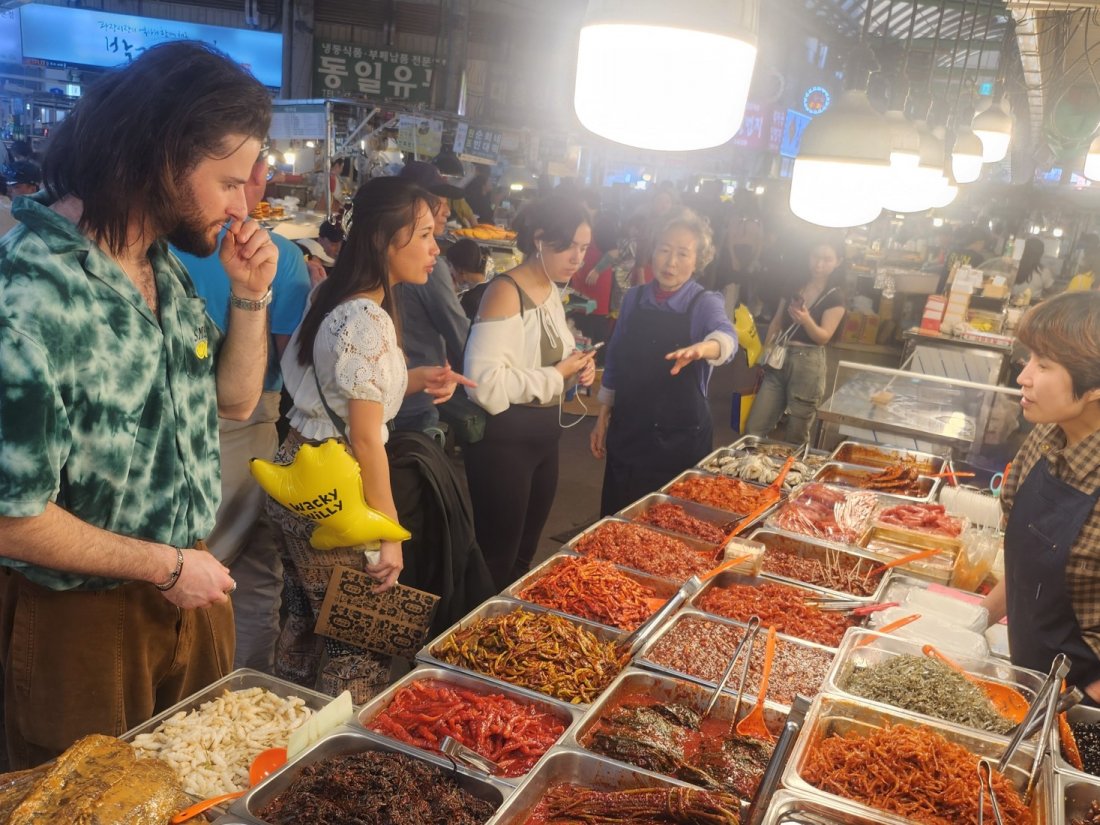 Traditional market street Foodie tour in Seoul