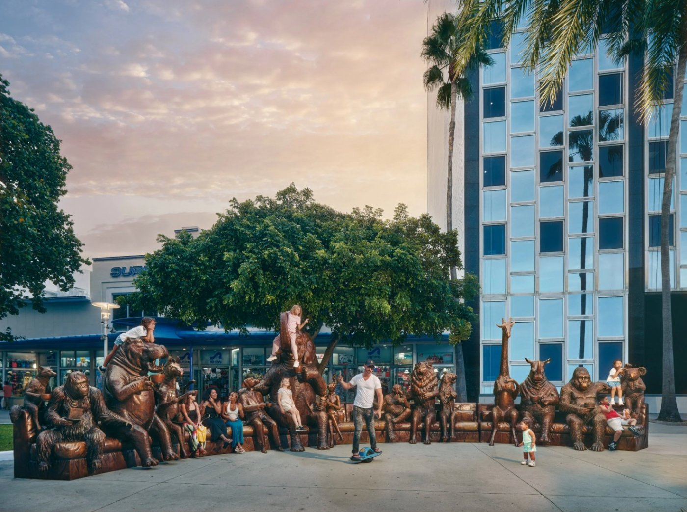  Lincoln Road\u2019s Monthly Art Walk Continues August 21 with New Exhibits, Sculptures + More