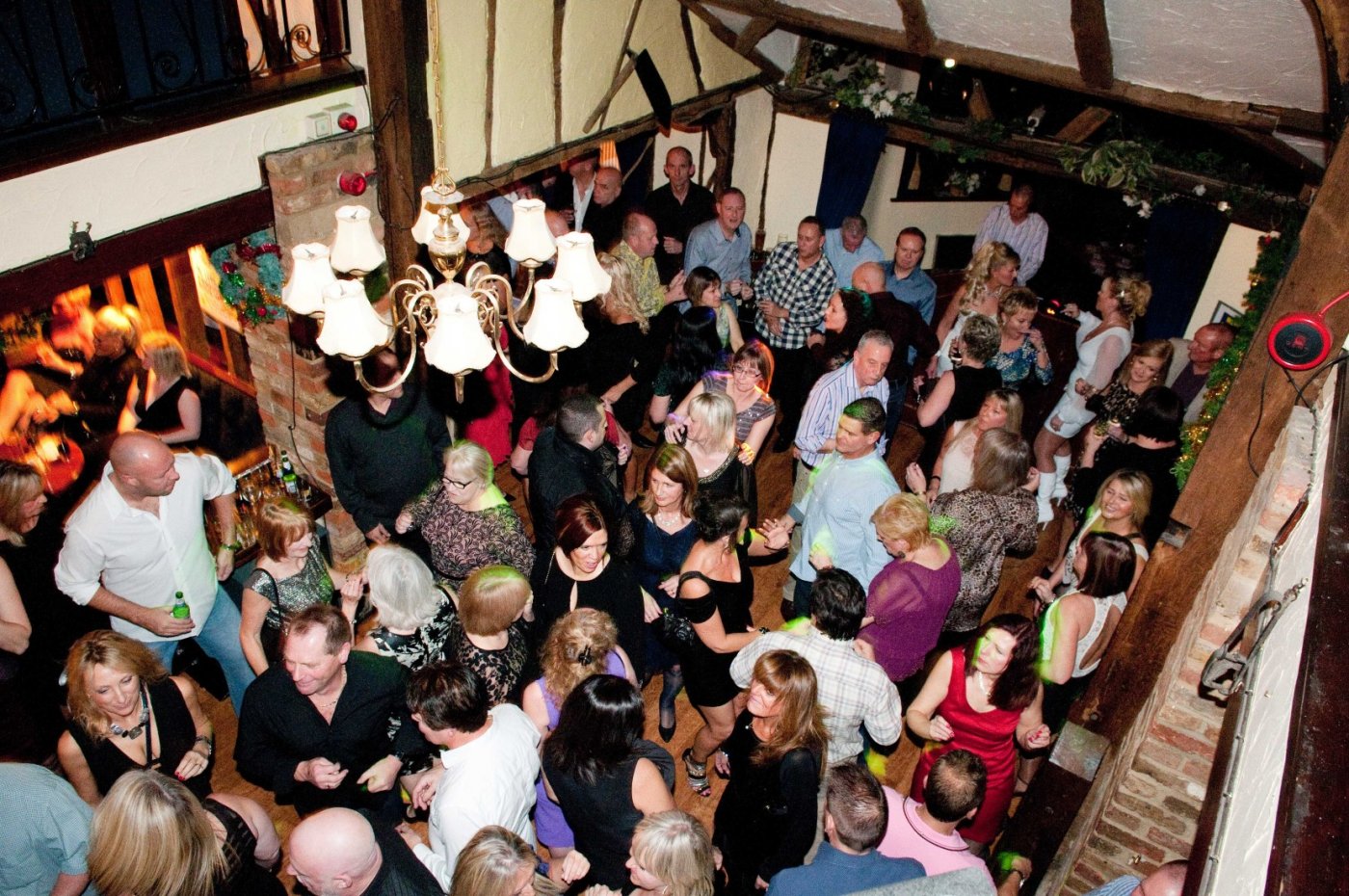 BRENTWOOD, ESSEX. Over 35's-65's+ Party for Singles & Couples- FRI 29 AUG