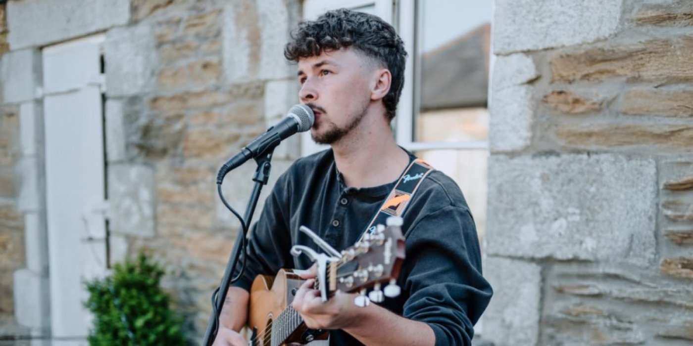 Live in the Lounge | Toby Webb