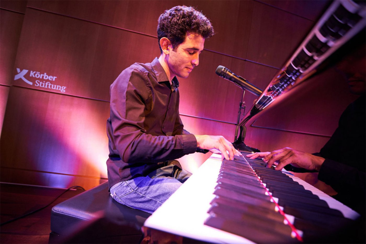 \u201eUnd die V\u00f6gel werden singen \u2013 Ich, der Pianist aus den Tr\u00fcmmern\u201d