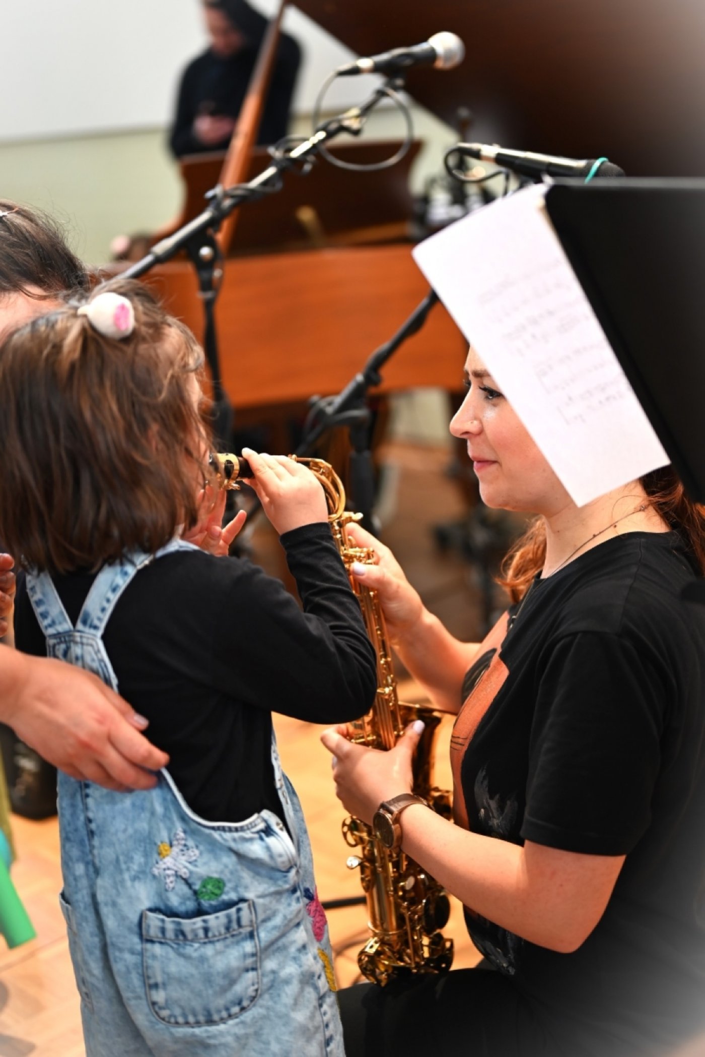 Wenn die Luft zur Musik wird - Interaktives Konzert f\u00fcr Kinder von 0-6 Jahren und ihre Familien