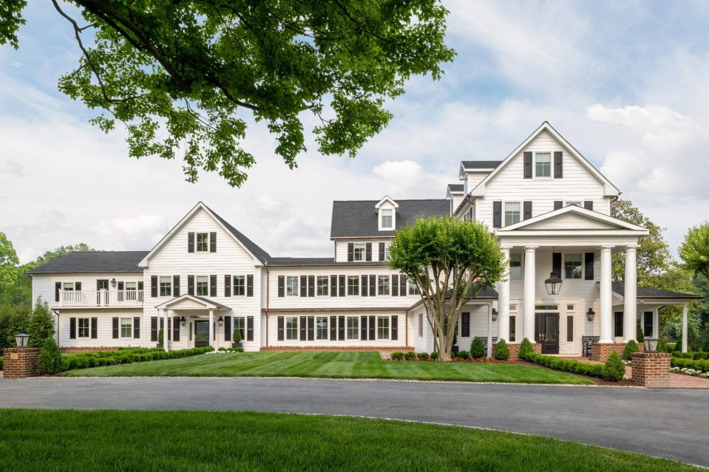 Savor a Waterfront Thanksgiving of Flavor and Gratitude at The Oaks