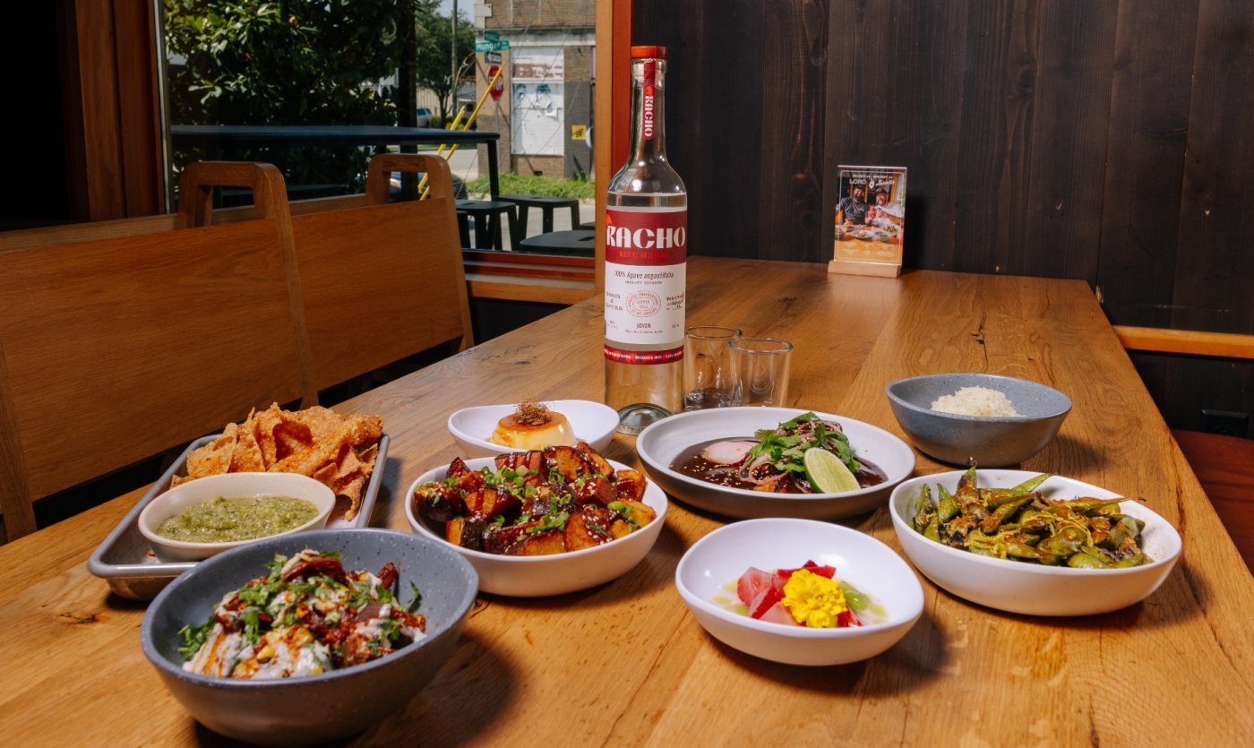 Loro Asian Smokehouse & Bar and RACHO Mezcal Come Together for D\u00eda de los Muertos Pairing Dinner