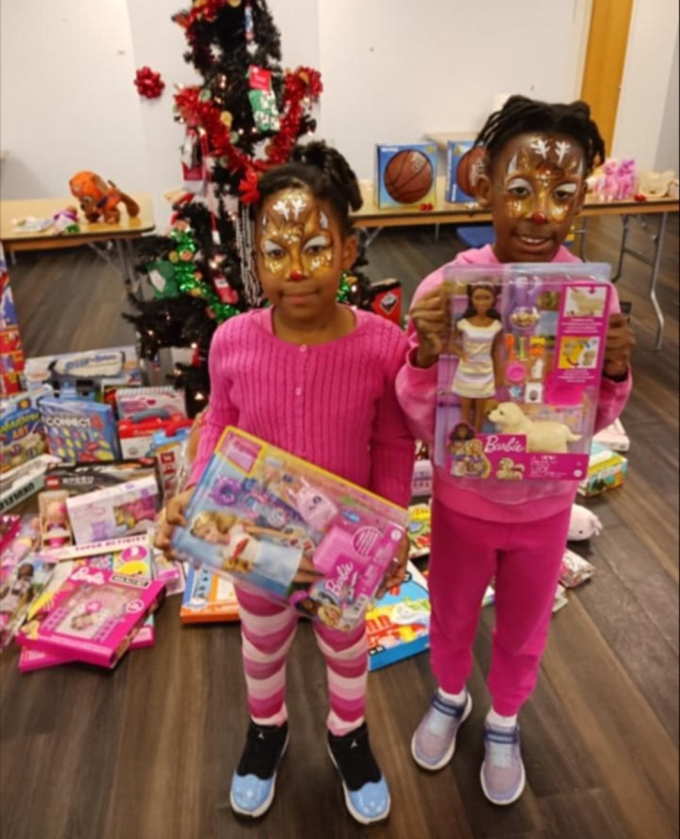 Mirracle at The Art Monster Holiday Extravaganza