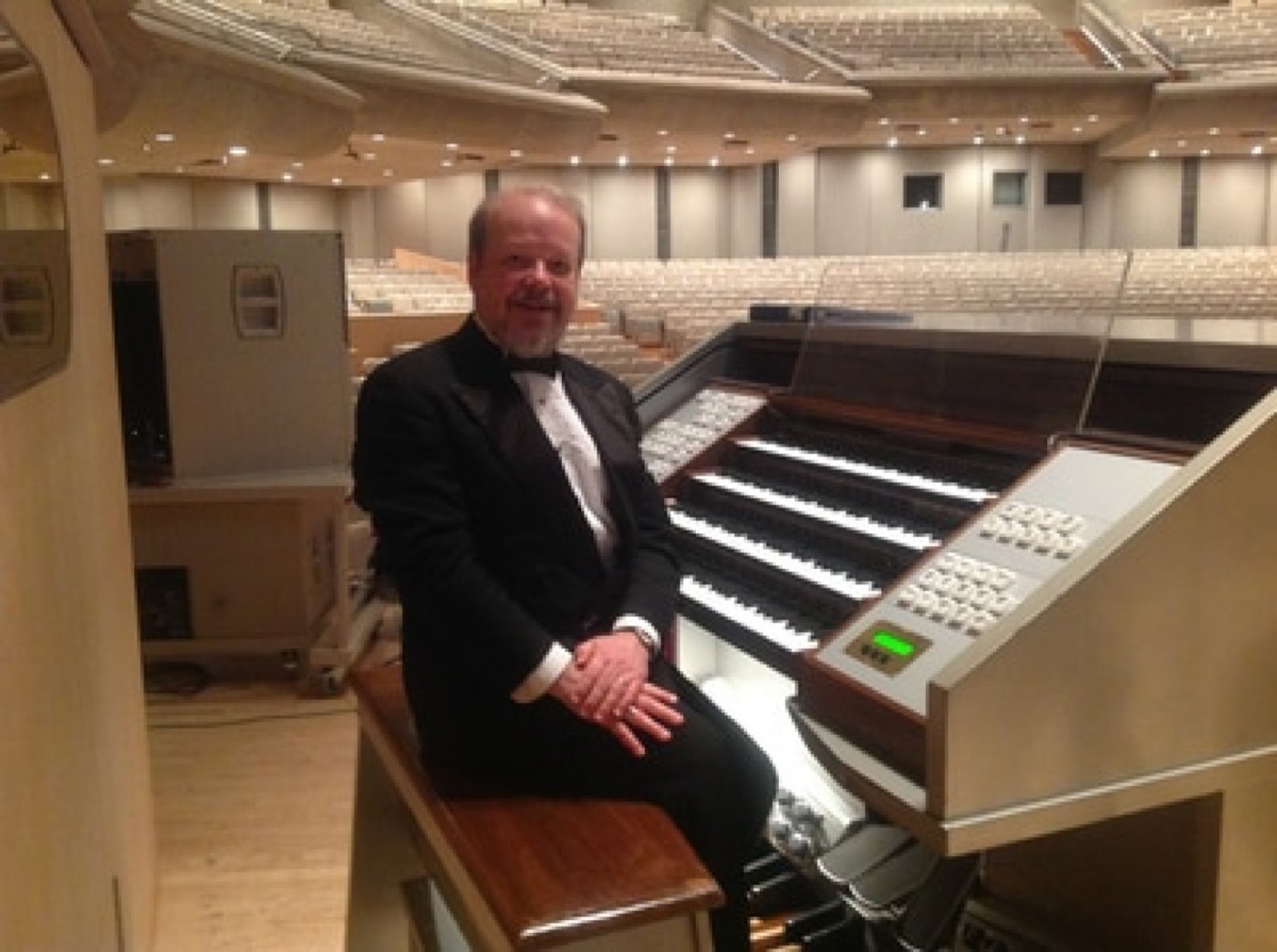 The Royal Canadian College of Organists present a RECITAL with IAN SADLER