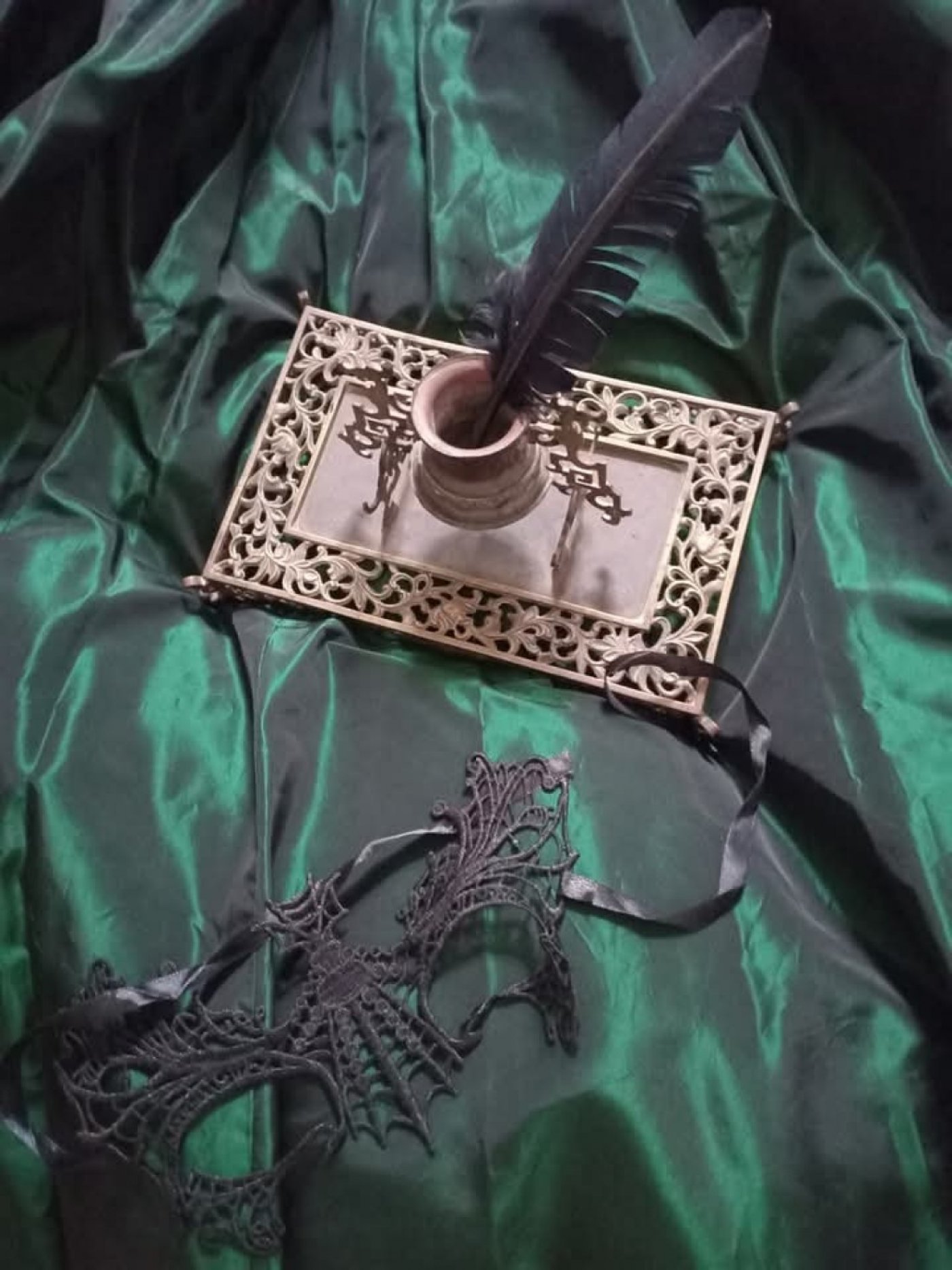 Confessions of A Serial Overthinker - Cabaret