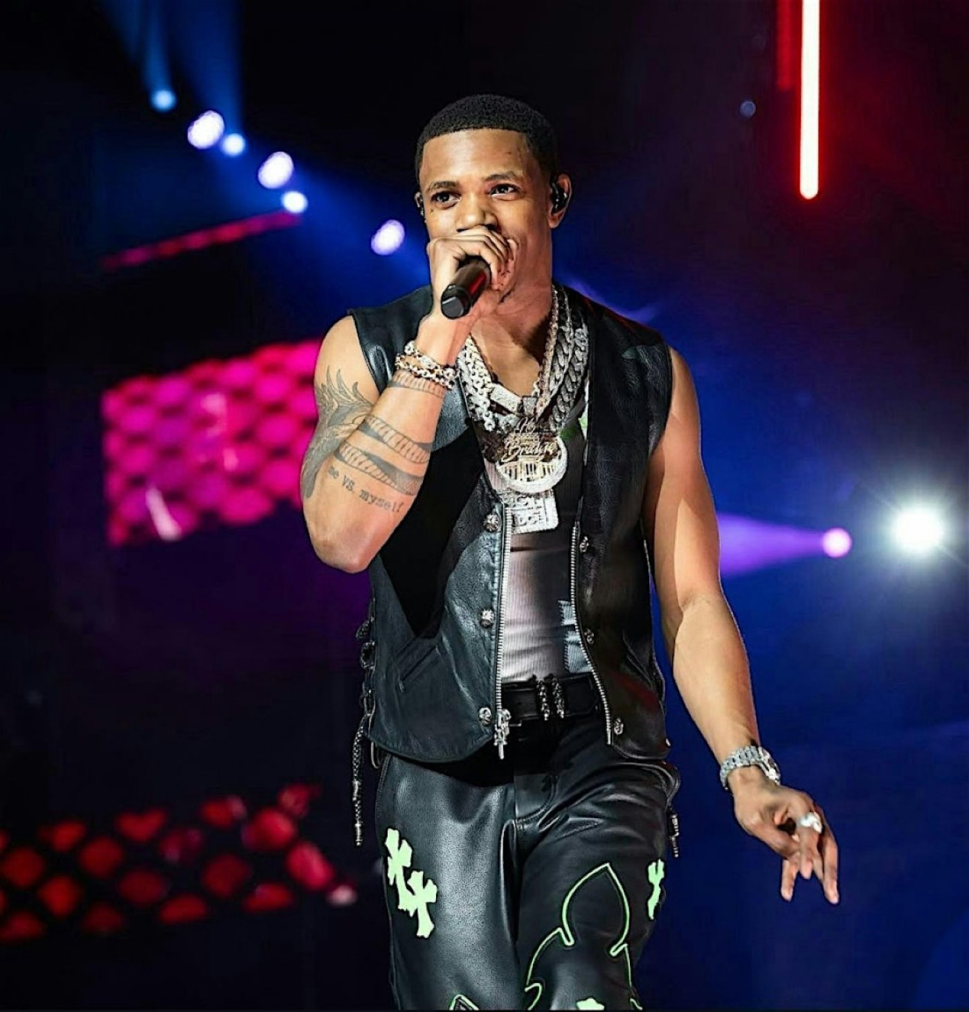 A BOOGIE HOSTING UPTOWN FOR THE FIRST TIME