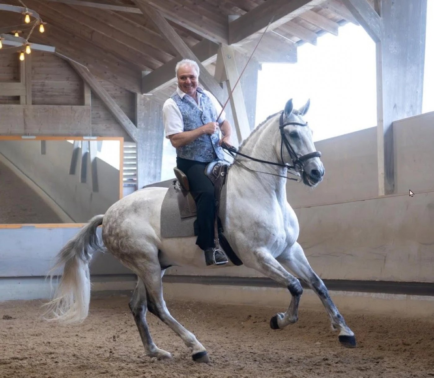 Manuel Jorge de Oliveira Spectator Tickets