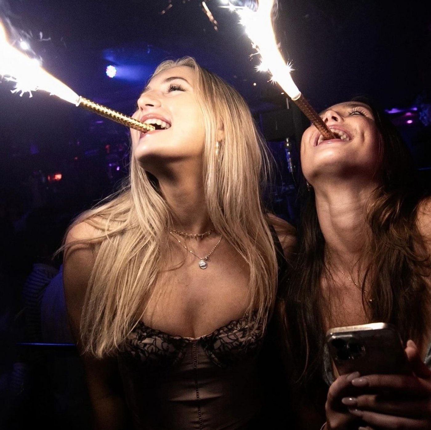 BARCELONA NEW YEAR Eve 2026  Party Crawl 2 h unlimited alchol +VIP entrance