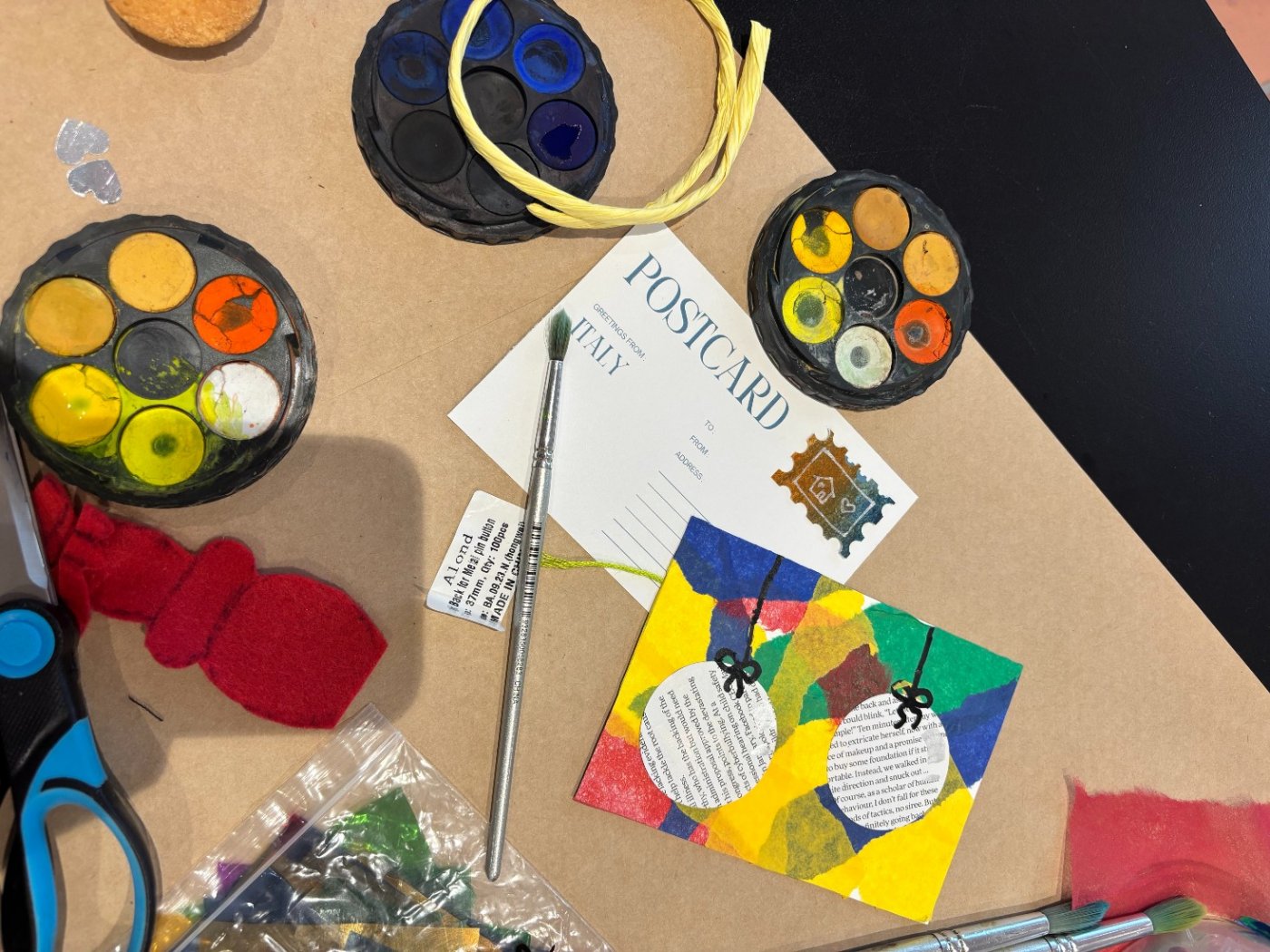 FREE Family drop-in Christmas card and postcard creations