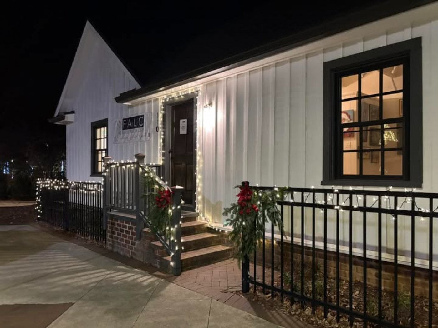 Fine Arts League of Cary Open House During Parade